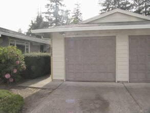 Building Photo - 9303-9305 SW 91st Ave