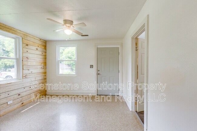 Building Photo - 1112 Morningside Dr