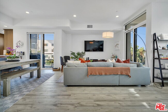 Foto del edificio - 3301 Aria Ln
