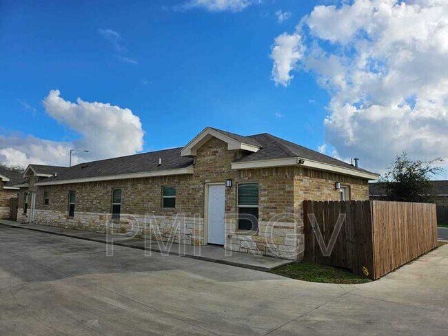 Foto del edificio - 5600 Nightingale Ave