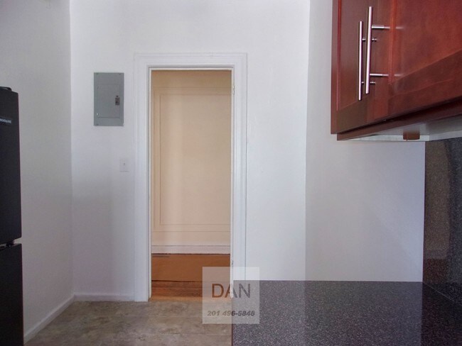Foto del edificio - 4863 Broadway