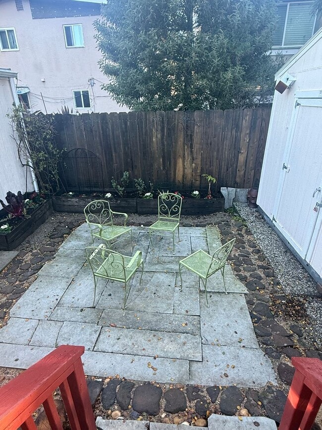 Building Photo - 4106 Walnut St