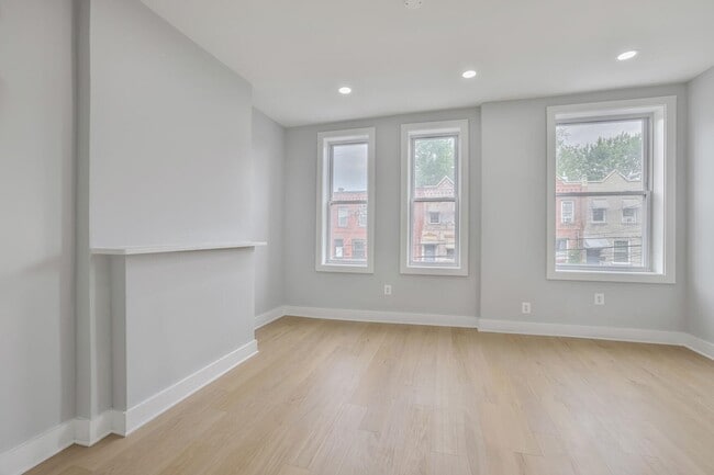 Building Photo - 55 Astor Pl