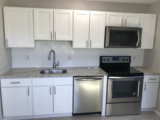all new appliances in kitchen - 1106 Village Dr