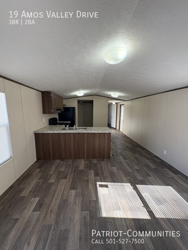 Foto del edificio - 19 Amos Valley Dr