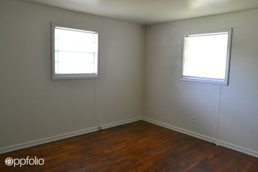 Building Photo - 1712 E Kivett Dr
