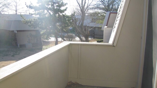 Building Photo - 6604 S Zunis Ave