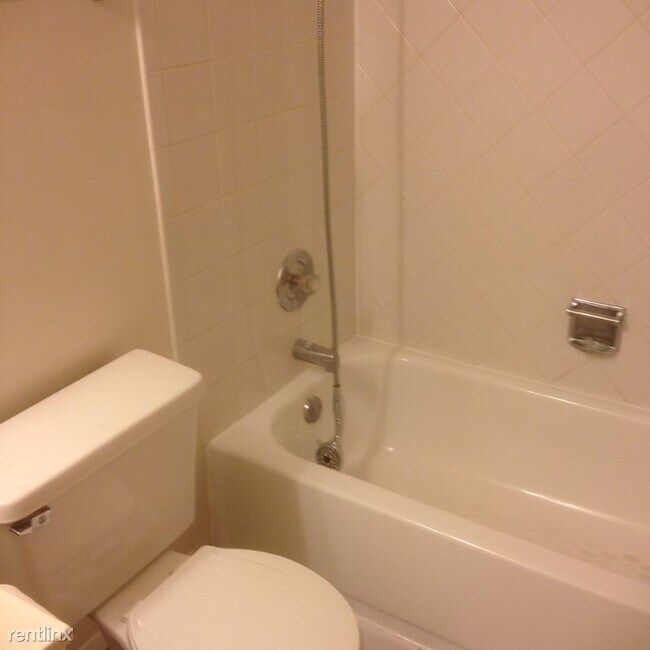 Building Photo - 2 br, 2 bath Apartment - 1704 sable ln