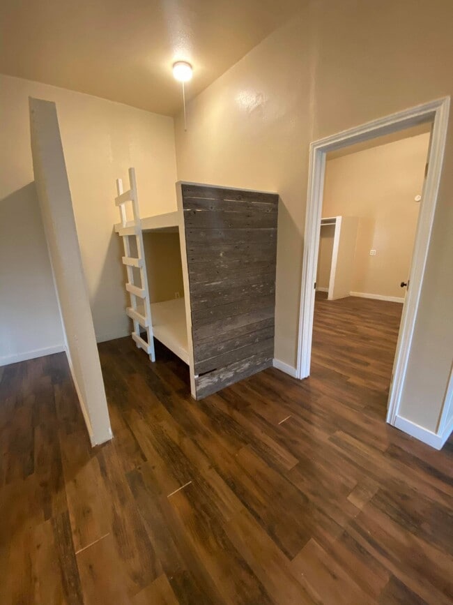 Foto del edificio - 514 Ruddy St