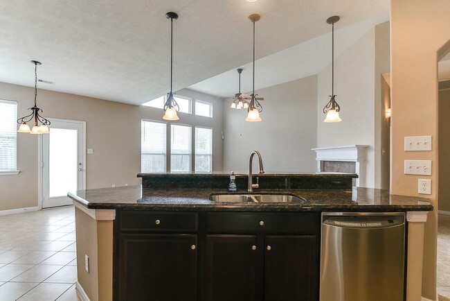 Foto del edificio - 5803 Cedar Field Way