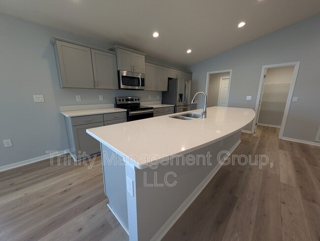 Building Photo - 6945 Gideon Cir