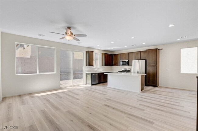 Foto del edificio - 8929 Pebble Sand St