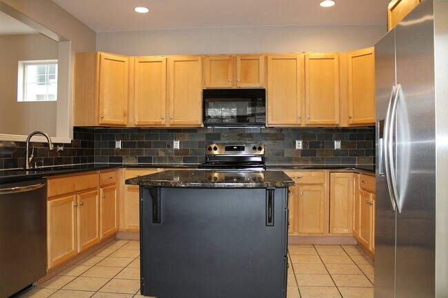 Foto del edificio - Room to Live, Work & Relax | Spacious 3 Bedroom Home