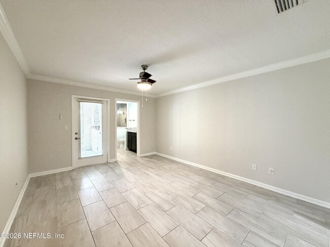 Building Photo - 500 Sandiron Cir