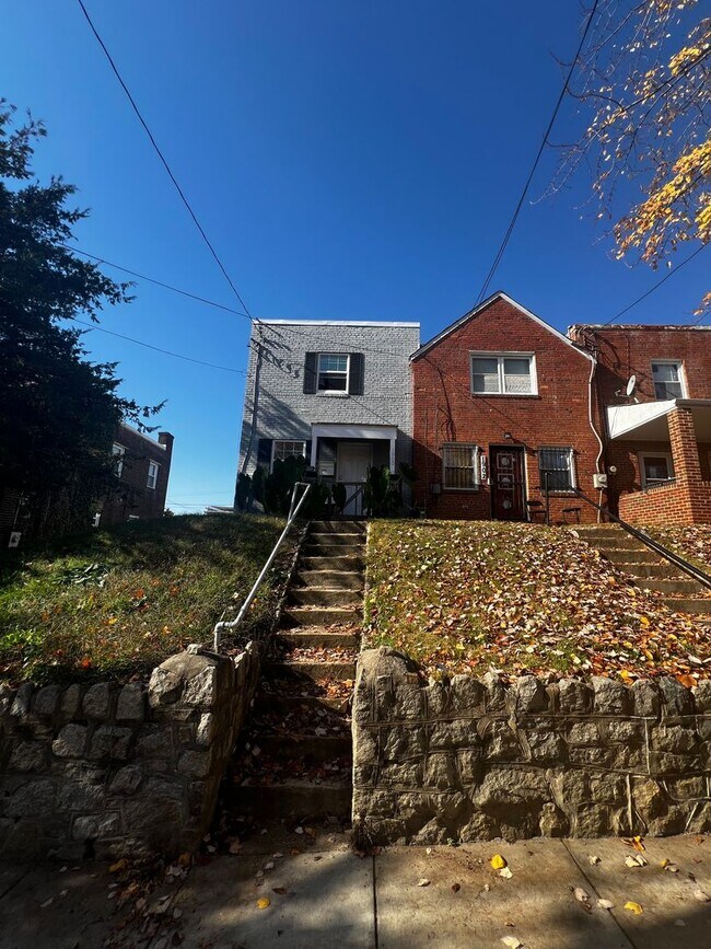 Foto del edificio - Lovely 2 BR/2 BA EOG Townhome in Randle He...