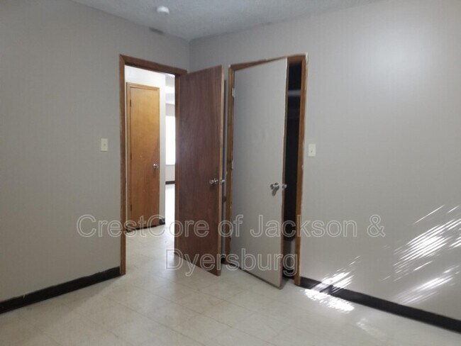 Foto del edificio - 310 Holly St