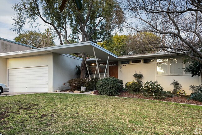 Mid-Century homes are found throughout Mar Vista.