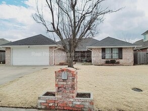 Building Photo - 1336 SW 109th Pl