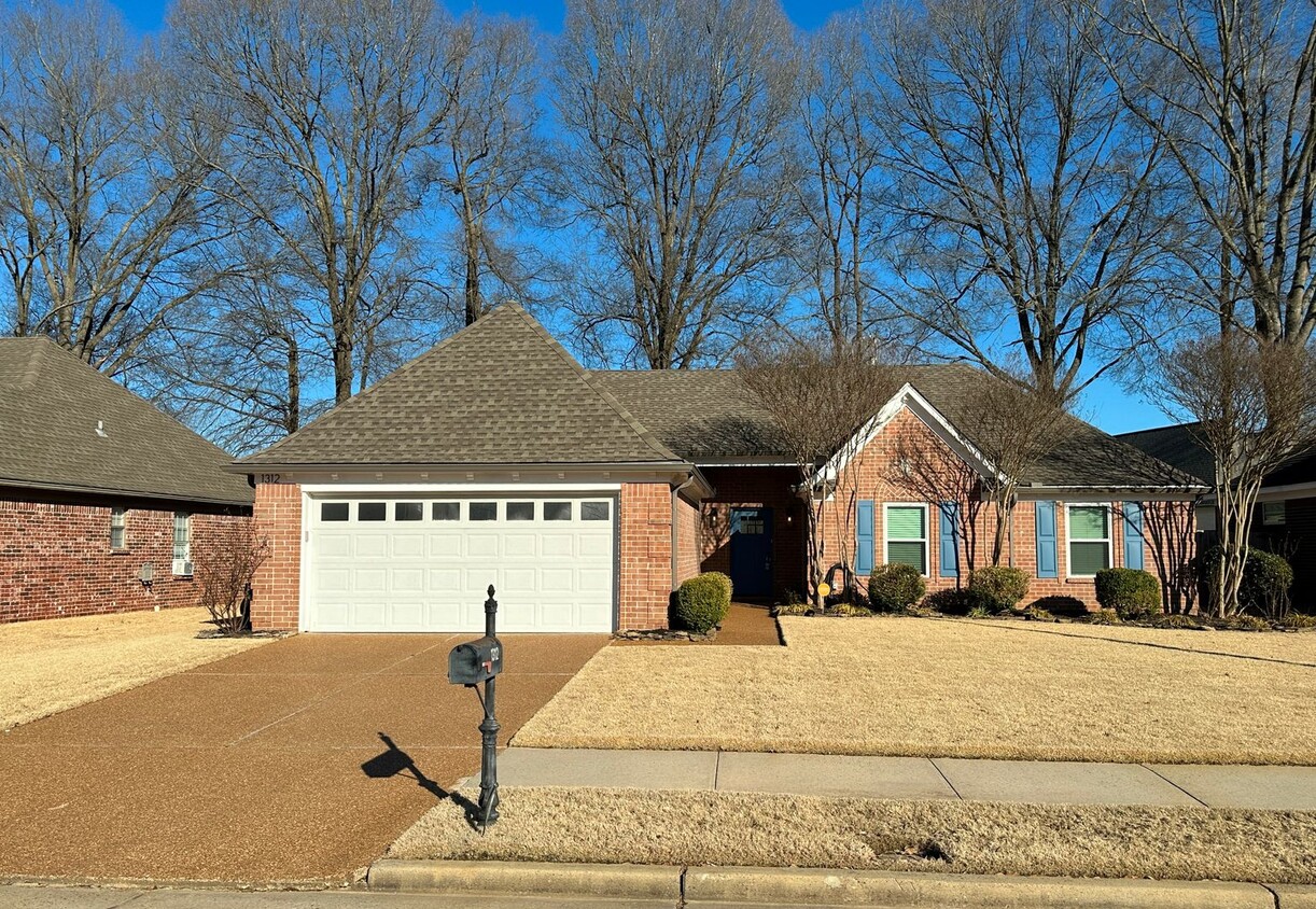 Foto principal - Available NOW in Collierville! 3 BR/ 2 BA ...