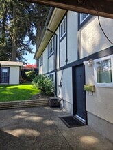 Building Photo - 4104 Delmar Av
