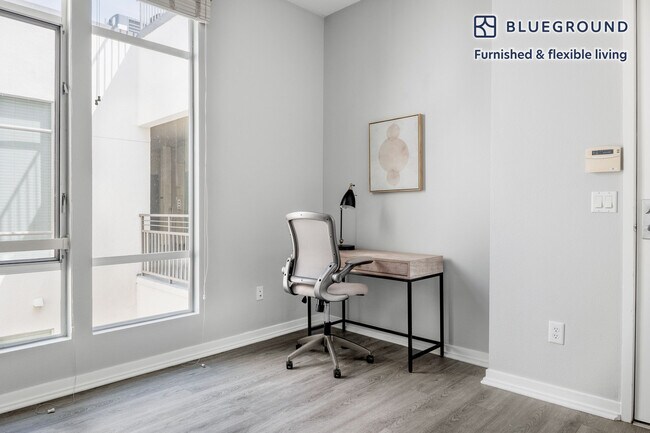 Foto del edificio - 4055 Redwood Ave