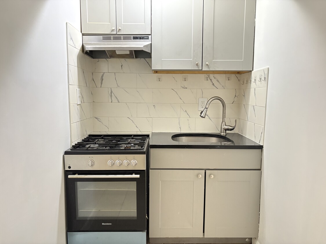 235 S Harrison St 401 - 268 S Harrison St