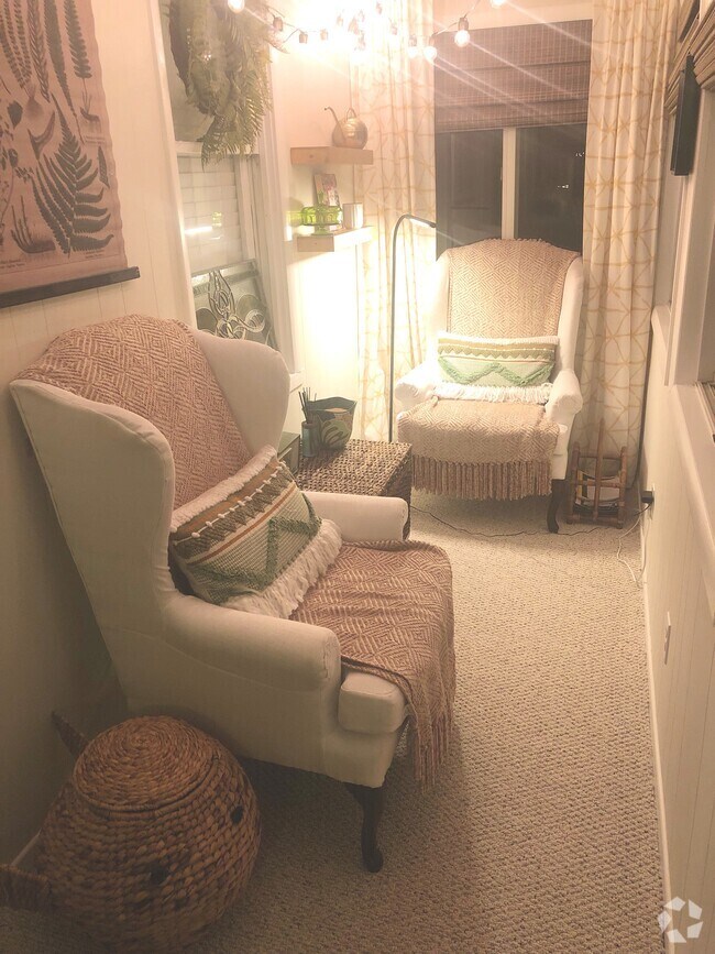 Apartments For Rent in Reddick IL with Hardwood Floors 6 Rentals