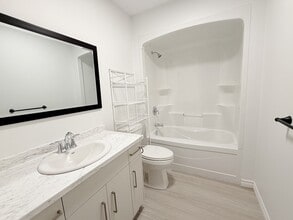 Building Photo - 3250 River St