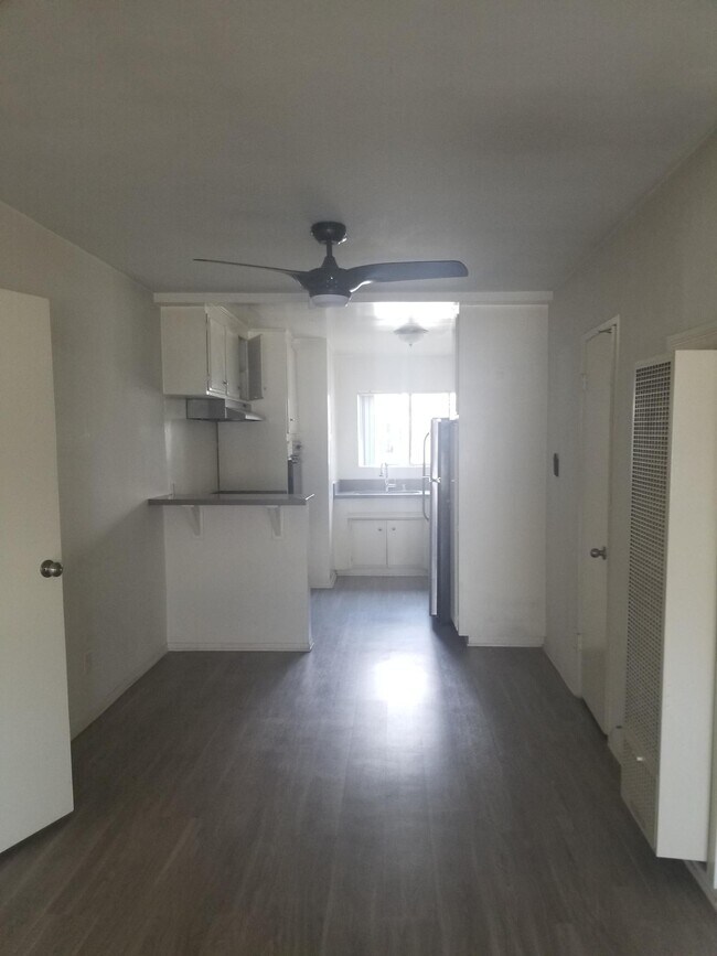 Foto del edificio - 5311 Hermitage Ave