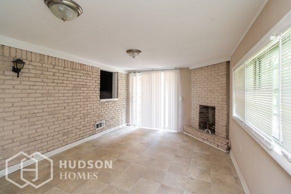 Foto del edificio - NOW AVAILABLE! - 5950 Mallory Rd, College ...