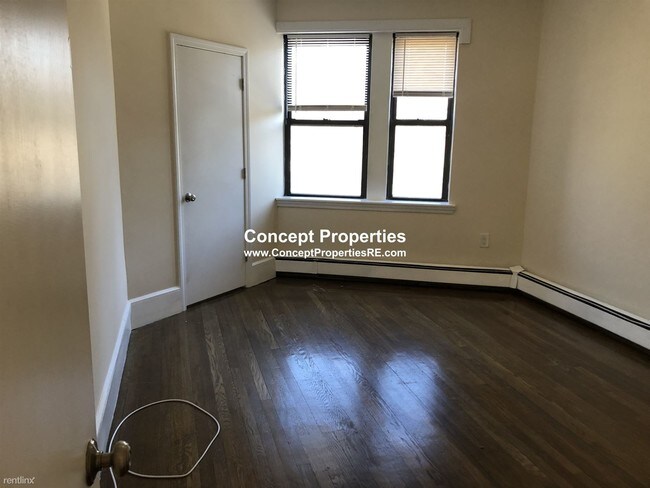 Building Photo - 1 br, 1 bath  - 435 Walnut Ave Apt 5M