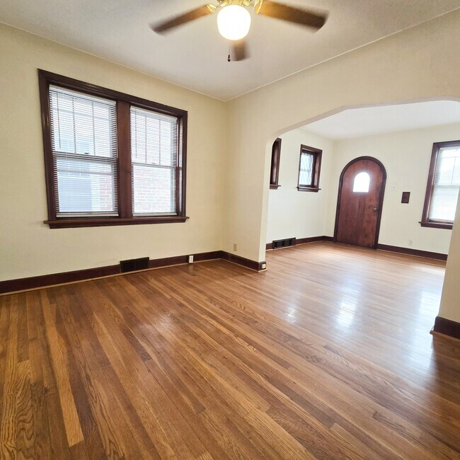 Foto del edificio - 3529 Lawn Ave