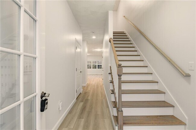 Building Photo - 47 Windsor Rd