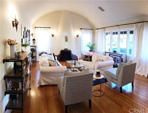 Foto del edificio - 2340 N Riverside Dr