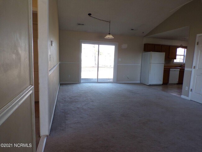 Building Photo - 205 Joey Ct