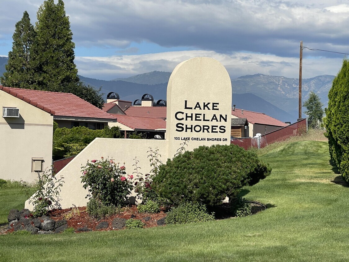 Primary Photo - 18 Lake Chelan Shores Dr