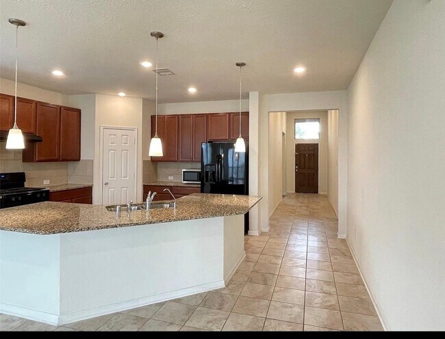 Building Photo - 28519 Willow Orchard Ln