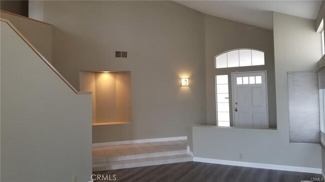 Building Photo - 424 Dylan Dr