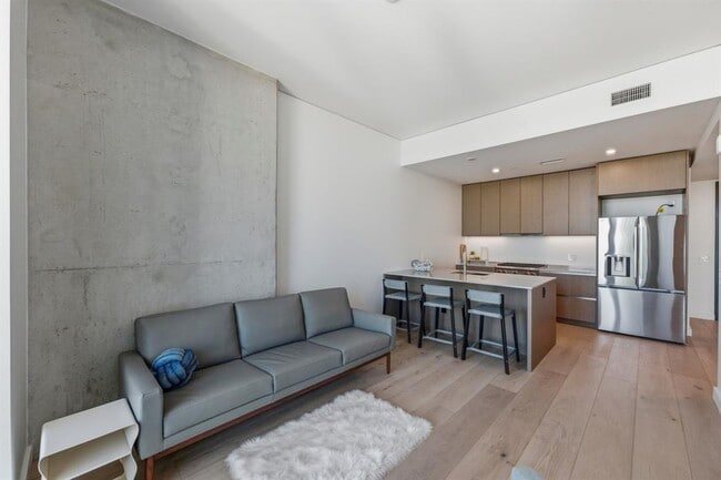 Foto del edificio - 610 Davis St