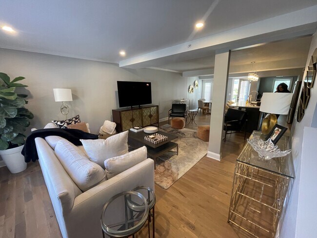 Foto del edificio - Plaza Town House