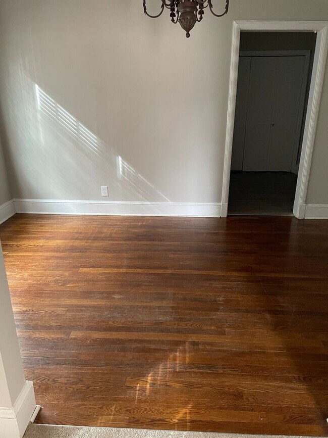 Foto del edificio - August Special- Renovated Great Two Bedroo...