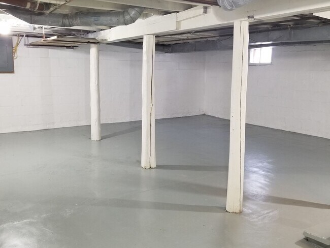 Foto del edificio - 182 W Euclid Ave