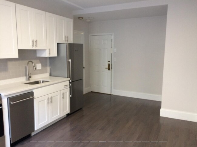 Building Photo - 52 Clearway St