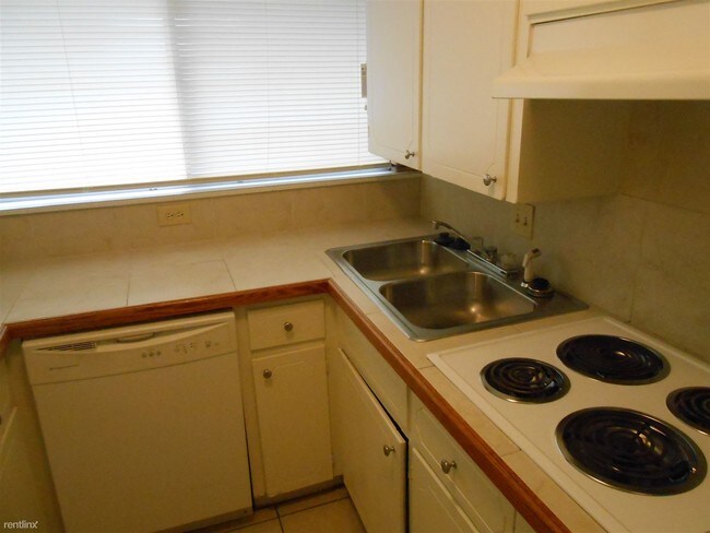 Foto del edificio - 3208 S Winston Ave