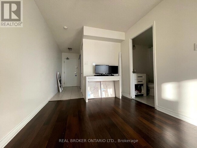 Photo du bâtiment - 407-1-1001 Rean Dr