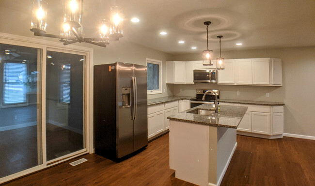 Building Photo - 109 Venus Villa