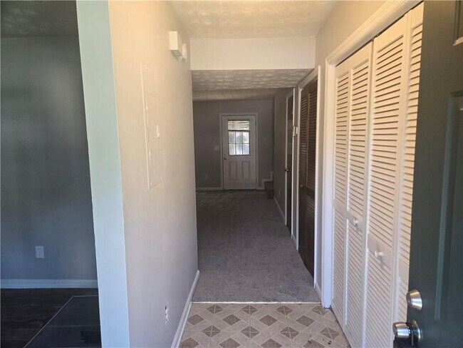 Foto del edificio - 2523 Sweetridge Ct