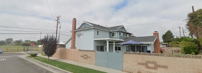 Building Photo - 4717 Spencer St