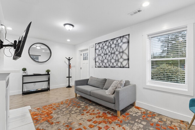 Foto del edificio - 1298 Gideons Dr SW