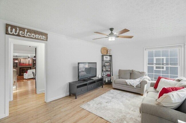 Foto del edificio - 1035 Mayfair Rd S
